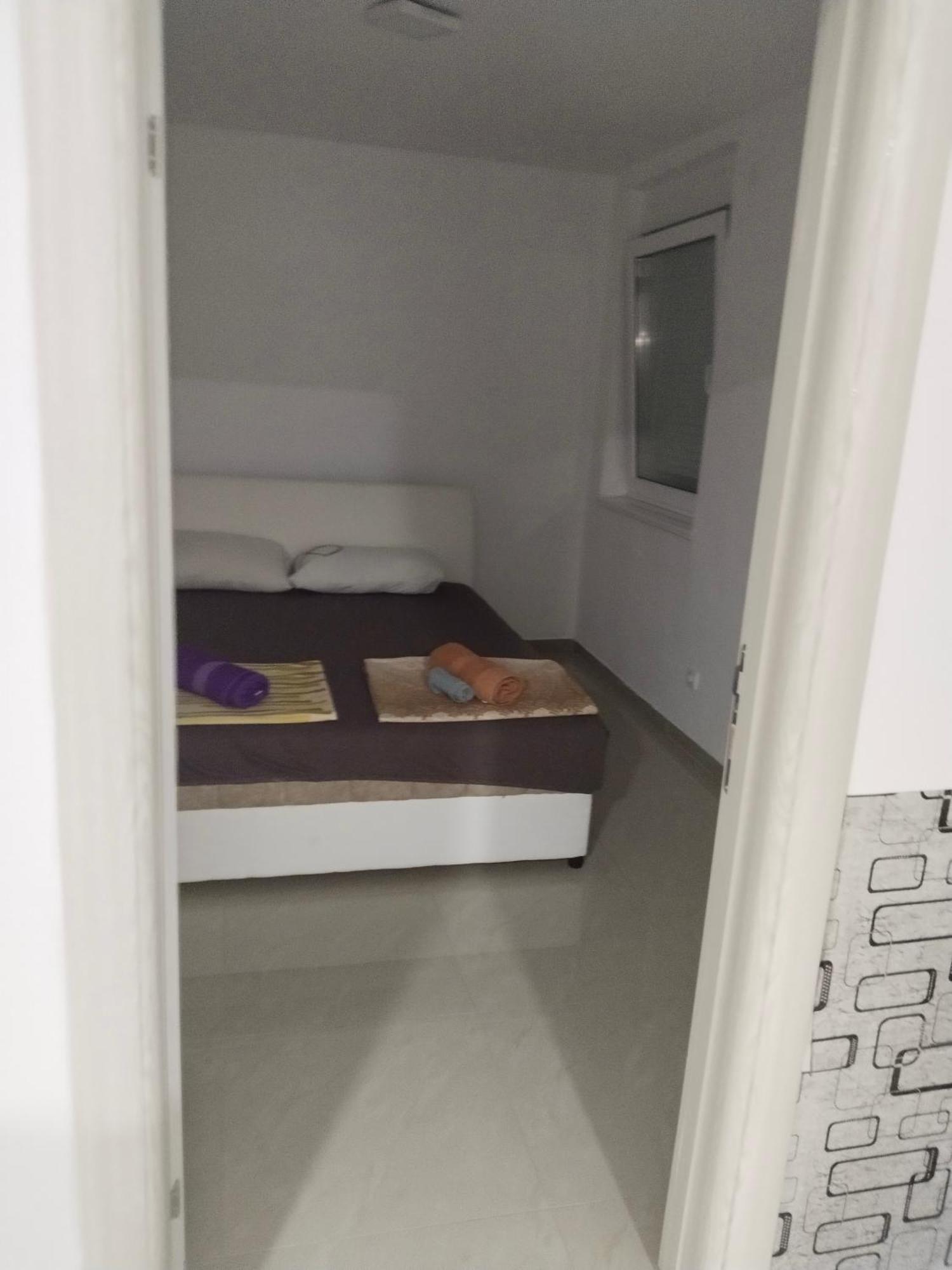 Sandra Apartmani ヴルシャツ エクステリア 写真